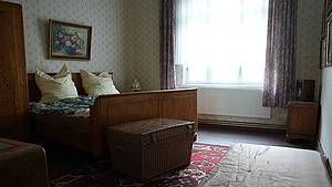 SchlafzimmermitAufbettung